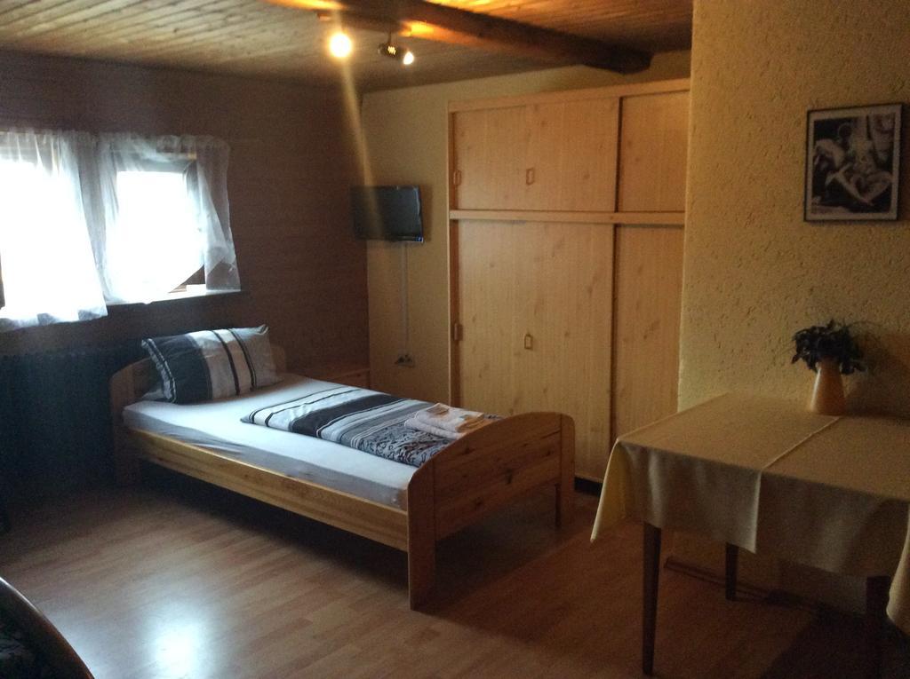 Hotel Drei Koenige Neckarbischofsheim الغرفة الصورة