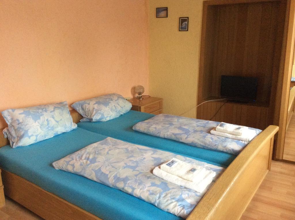 Hotel Drei Koenige Neckarbischofsheim الغرفة الصورة